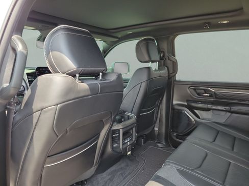 Used 2025 RAM 1500 Limited AWD/4WD image 12