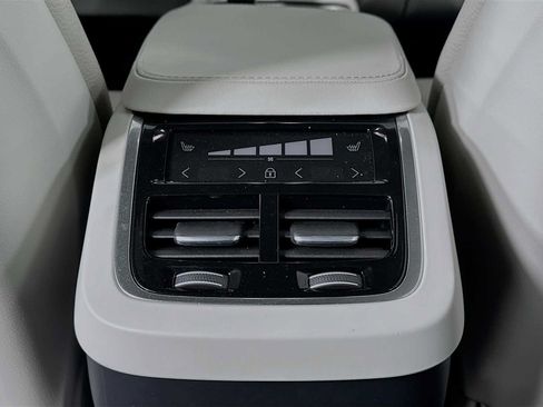 Used 2023 Volvo XC90 B6 Plus w/ Protection Package Premier AWD/4WD image 24