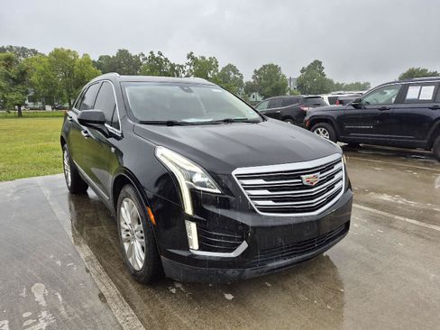 Used 2017 Cadillac XT5 Premium Luxury FWD image 2