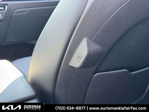 Used 2023 Kia Niro EX Touring image 20