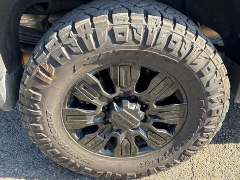 Used 2024 GMC Sierra 2500 Denali Ultimate image 13