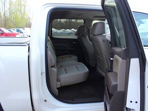Used 2015 GMC Sierra 1500 SLT w/ SLT Preferred Package AWD/4WD image 38