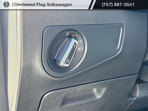 Used 2022 Volkswagen Tiguan SE FWD image 15