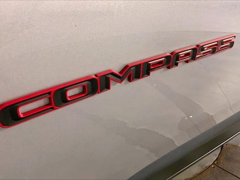 Used 2023 Jeep Compass Trailhawk w/ Trailhawk Convenience Group AWD/4WD image 8