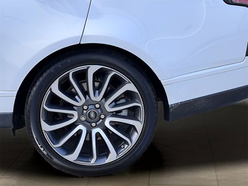 Used 2018 Land Rover Range Rover Supercharged image 40