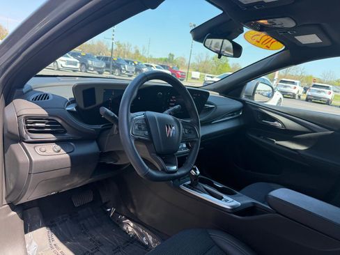 Used 2025 Buick Envista Preferred w/ Convenience I Package image 14