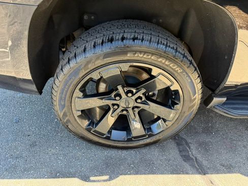 Used 2018 Chevrolet Tahoe Premier AWD/4WD image 9