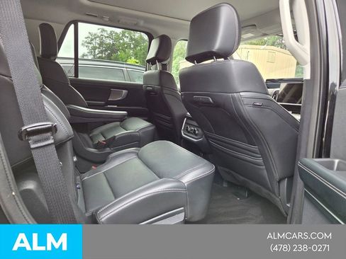 Used 2025 Ford Expedition Platinum AWD/4WD image 15