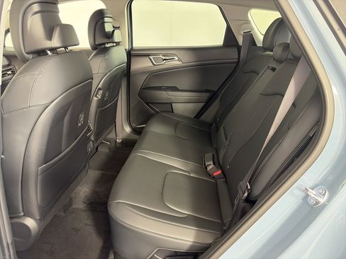Certified 2026 Kia Sportage EX w/ EX Panoramic Sunroof Package AWD/4WD image 4