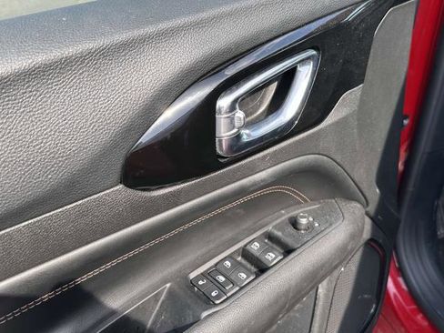 Used 2022 Jeep Compass Limited image 13