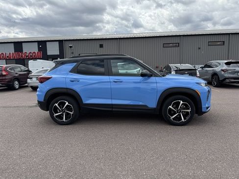 Used 2023 Chevrolet TrailBlazer RS w/ Sun and Liftgate Package AWD/4WD image 4