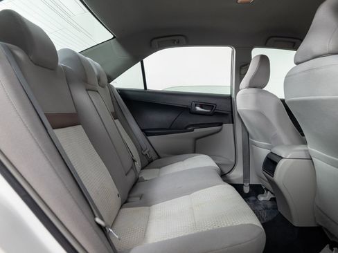 Used 2012 Toyota Camry LE image 21