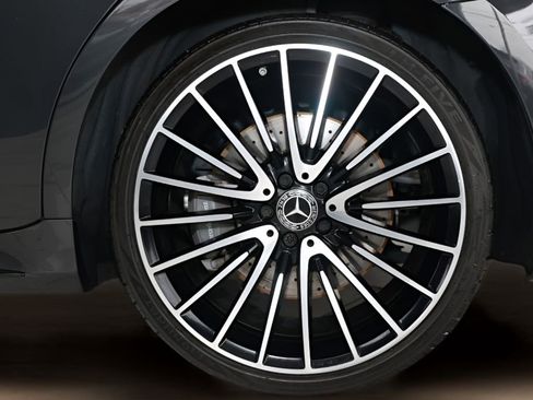 Used 2022 Mercedes-Benz S 500 4MATIC w/ AMG Line Package image 34