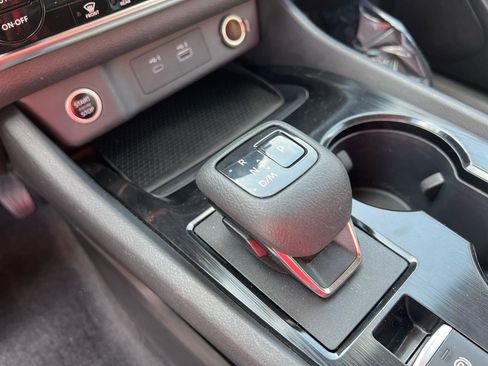 Used 2022 Nissan Rogue SV image 27