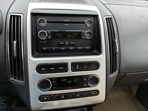 Used 2010 Ford Edge Limited image 11