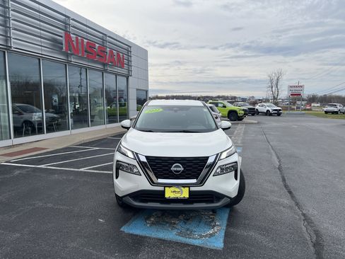 Used 2022 Nissan Rogue SV image 15