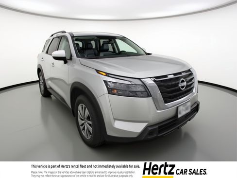 Used 2025 Nissan Pathfinder SV FWD image 1