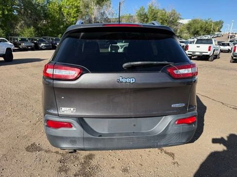 Used 2014 Jeep Cherokee Latitude w/ Cold Weather Group FWD image 5