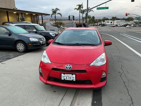 Used 2014 Toyota Prius C Three FWD image 2