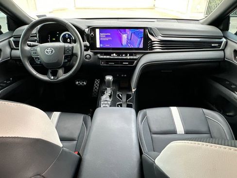 Used 2025 Toyota Camry SE w/ Multimedia Upgrade Package FWD image 10