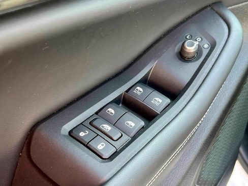 Certified 2023 Jeep Grand Cherokee Altitude image 19