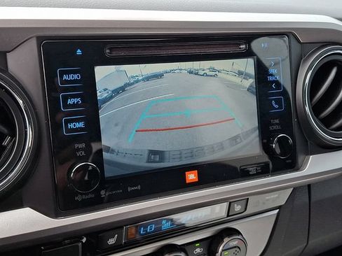 Used 2018 Toyota Tacoma Limited AWD/4WD image 15