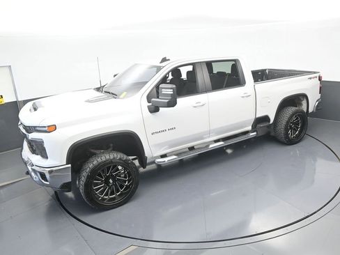Used 2024 Chevrolet Silverado 2500 LT image 51