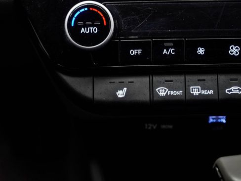 Used 2024 Hyundai Elantra SEL w/ Convenience Package image 20