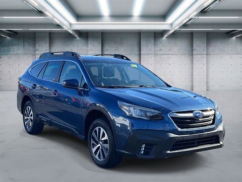 Used 2022 Subaru Outback Premium image 3