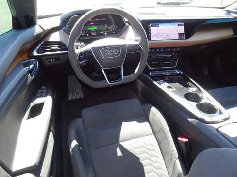 Certified 2022 Audi e-tron GT Premium Plus AWD/4WD image 12