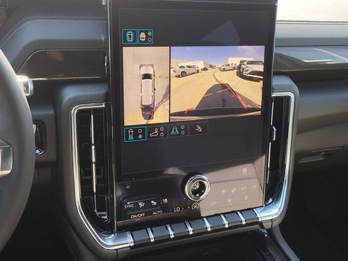 New 2026 GMC Yukon XL Elevation w/ Elevation Premium Package image 11