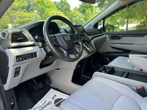Used 2018 Honda Odyssey EX image 10