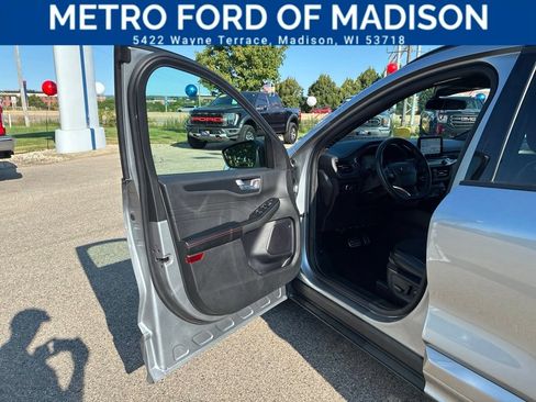 Used 2024 Ford Escape ST-Line FWD image 9