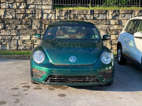 Used 2017 Volkswagen Beetle 1.8T Classic FWD image 2