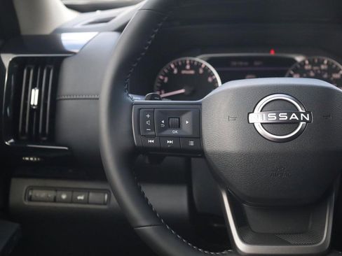 New 2026 Nissan Pathfinder SV w/ SV Premium Package AWD/4WD image 9