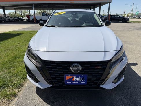 Used 2025 Nissan Altima 2.5 SR w/ SR Premium Package AWD/4WD image 8