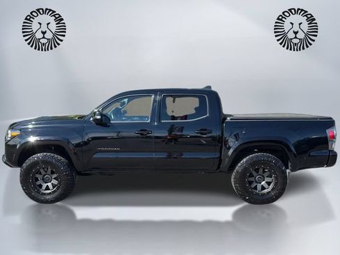 Used 2023 Toyota Tacoma TRD Sport w/ TRD Premium Sport Package AWD/4WD image 10