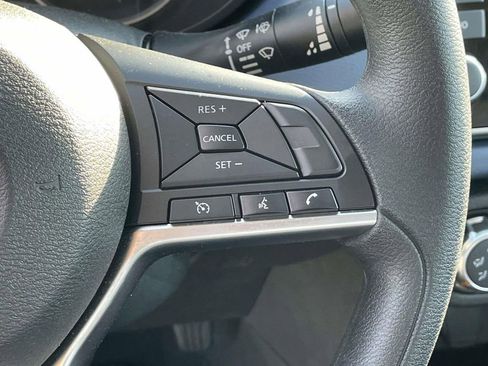 Used 2025 Nissan Versa SV w/ Trunk Package image 20