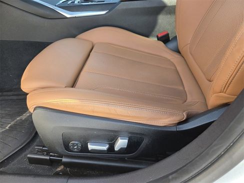 Certified 2024 BMW 330i Sedan w/ Convenience Package image 20