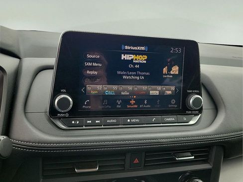 Used 2025 Nissan Rogue SV FWD image 15