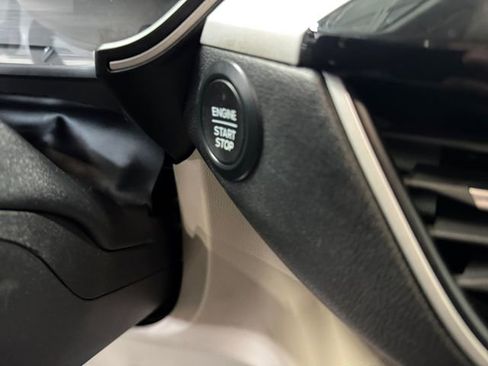 Used 2020 Ford Escape SE image 20