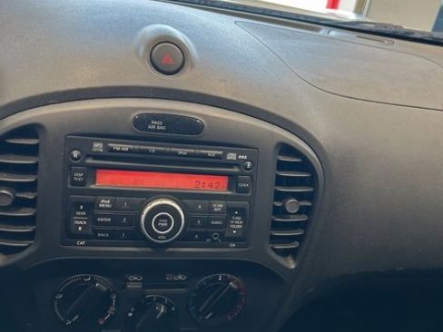 Used 2014 Nissan Juke S image 12