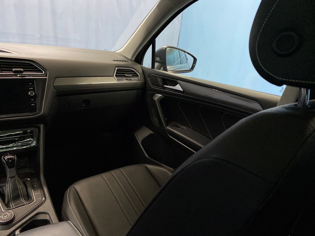 Used 2022 Volkswagen Tiguan SE AWD/4WD image 30
