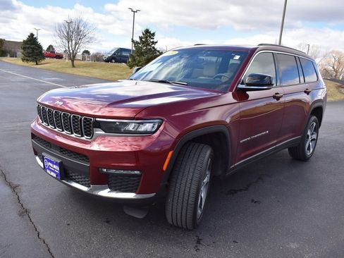 Used 2024 Jeep Grand Cherokee L Limited image 11