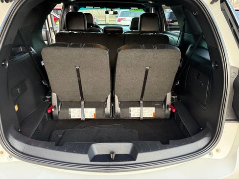 Used 2016 Ford Explorer XLT w/ Equipment Group 202A image 17