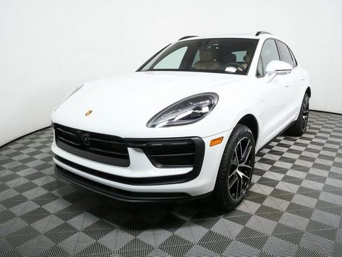 New 2026 Porsche Macan image 1