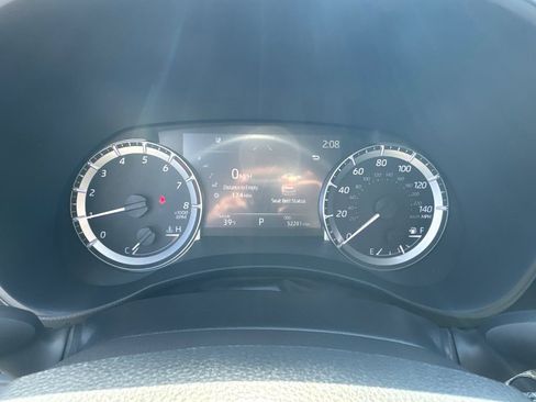 Used 2023 Toyota Highlander LE image 29