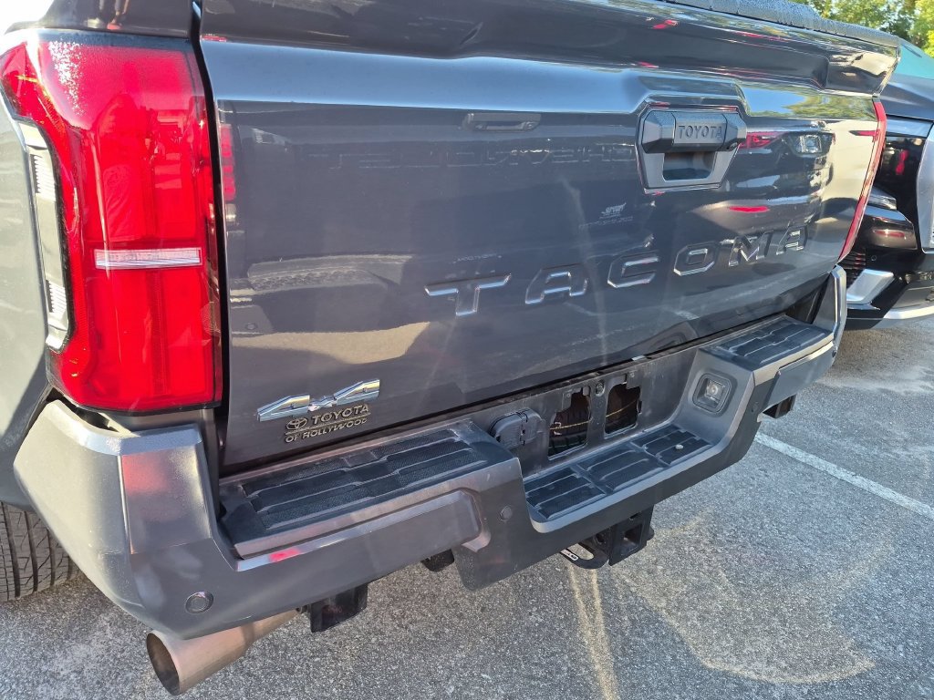 Used 2024 Toyota Tacoma SR5 AWD/4WD image 8
