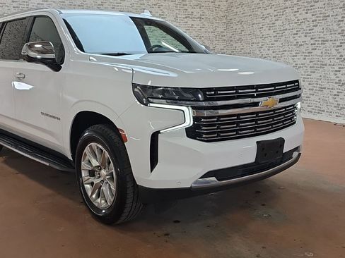 Used 2023 Chevrolet Suburban Premier image 7