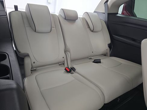 Used 2025 Honda Odyssey Touring image 12